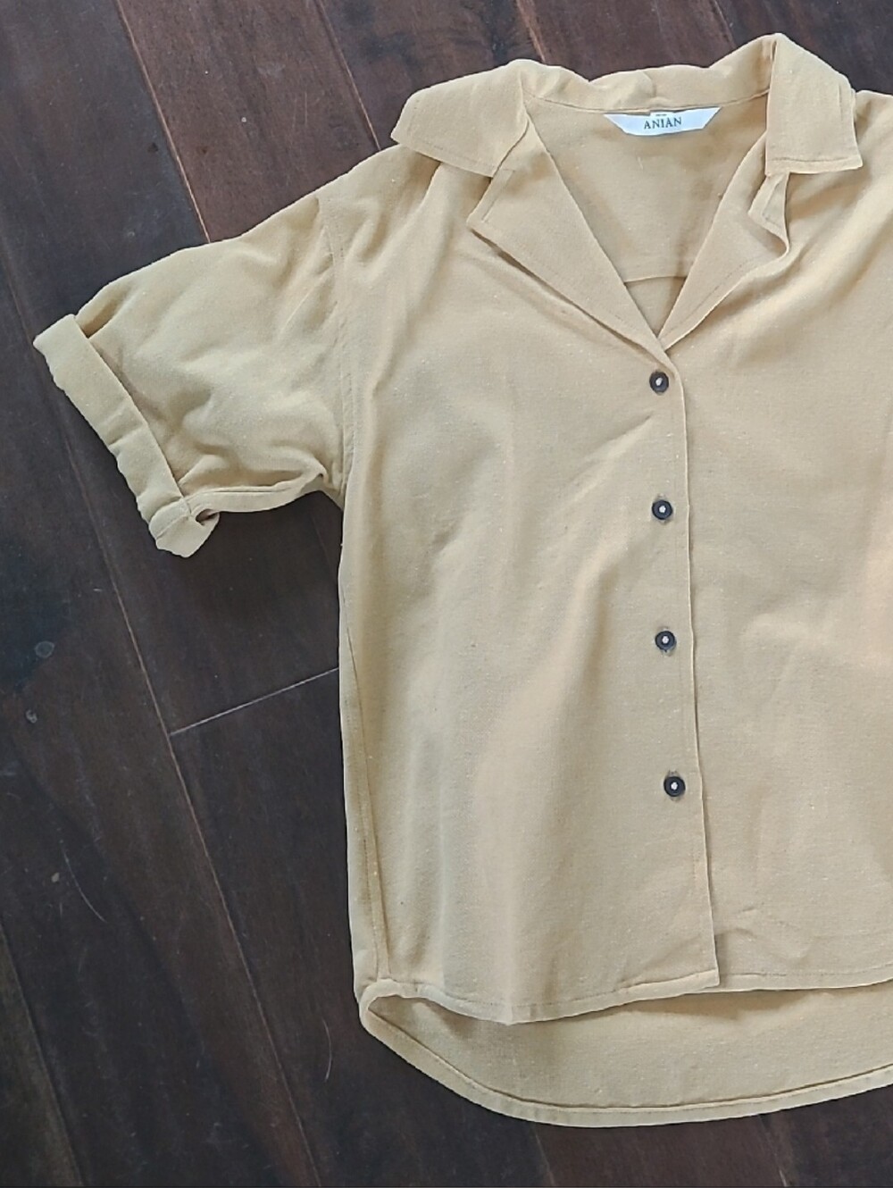 Anian Women's Mustard Short-Sleeve Button Shirt
